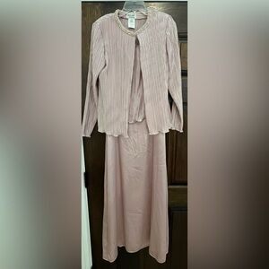 Like New Formal Xscape by Joanna Chen Dress Set size 10